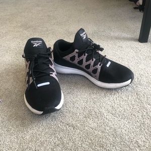 Womens Reebok Tennis Shoes 8